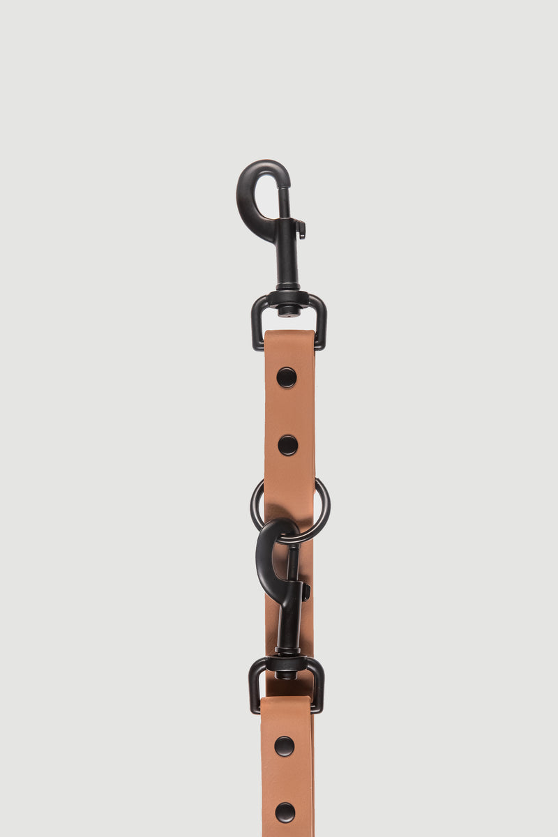 Active wear for active dogs </p> Leine in braun 2 Meter 3-fach verstellbar